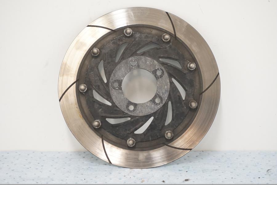 Baksidan på Bromsskiva från en Honda GL 1200 -1987 motorcykel.