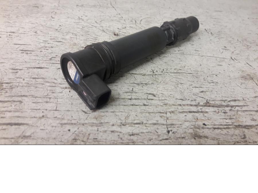 Framsidan på Tändspole från en Honda CBR 1000 RR -2004 motorcykel.