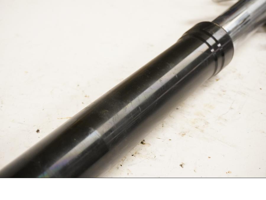 Extrabild1 på Gaffelben från en KTM RC8 -2009 motorcykel.