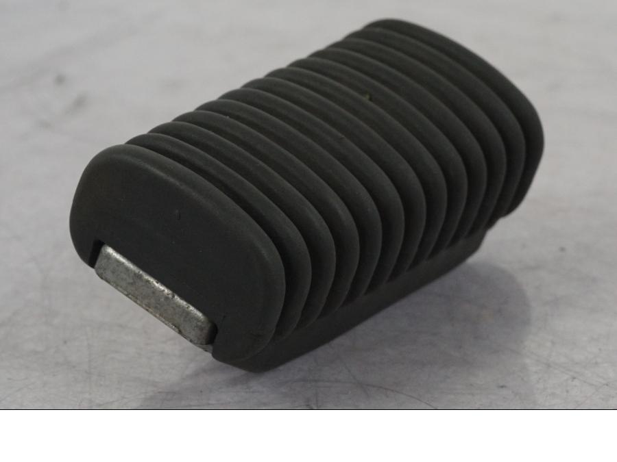 Vänster sida på Fotpinne från en BMW R 1100 GS -1998 motorcykel.