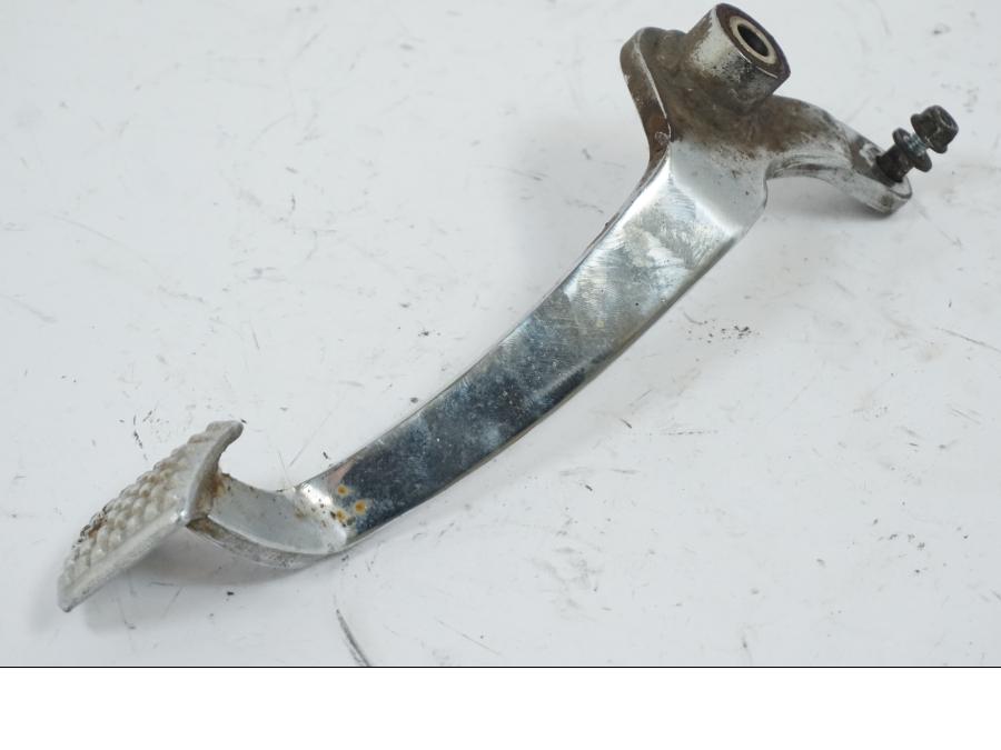 Höger sida på Bromspedal från en Honda VT 600 C -1995 motorcykel.