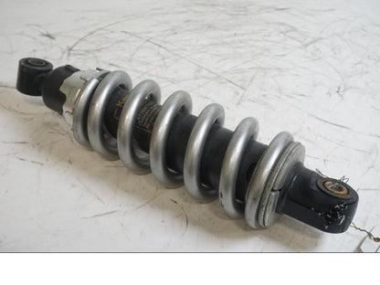 Framsidan på Stötdämpare från en Kawasaki Versys 650 -2007 motorcykel.