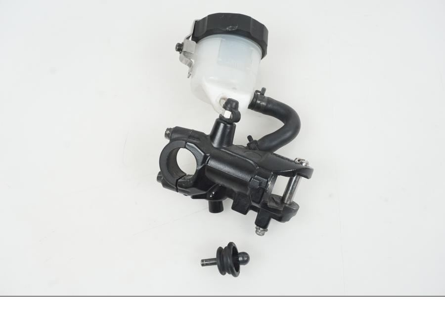 Framsidan på Bromshuvudcylinder från en Suzuki GSX-R 750 -2009 motorcykel.