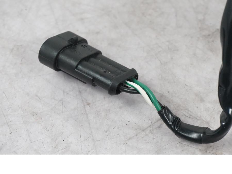 Vänster sida på Sidostödsbrytare från en Ducati Multistrada V4 -2024 motorcykel.