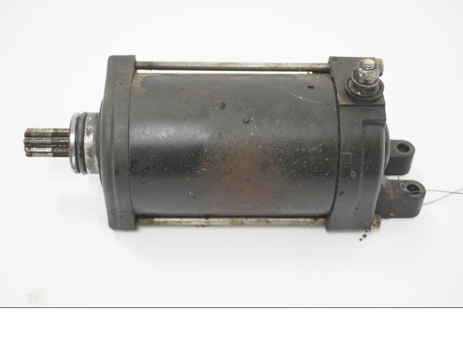 Framsidan på Startmotor från en BMW F 700 GS -2013 motorcykel.