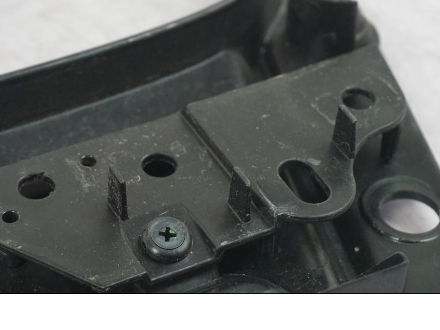 Vänster sida på Toppkåpa från en Yamaha MT-09 -2016 motorcykel.