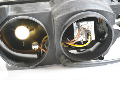 Höger sida på Strålkastare från en BMW R 1100 S -2003 motorcykel.