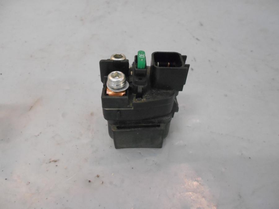 Framsidan på Startrelä från en Ducati Multistrada 1200 -2012 motorcykel.