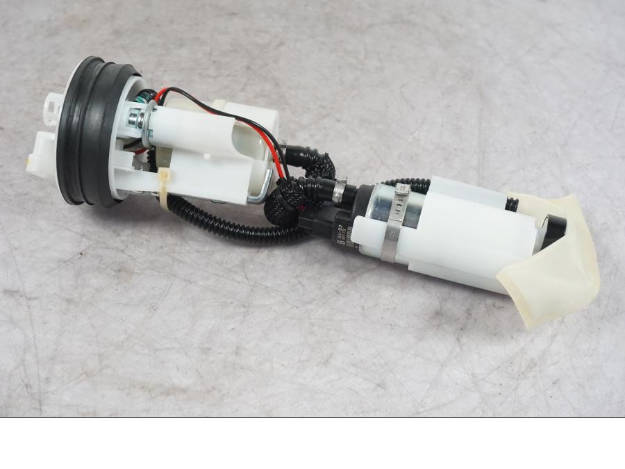 Extrabild3 på Bensinpump insprut från en Ducati Multistrada V4 -2024 motorcykel.