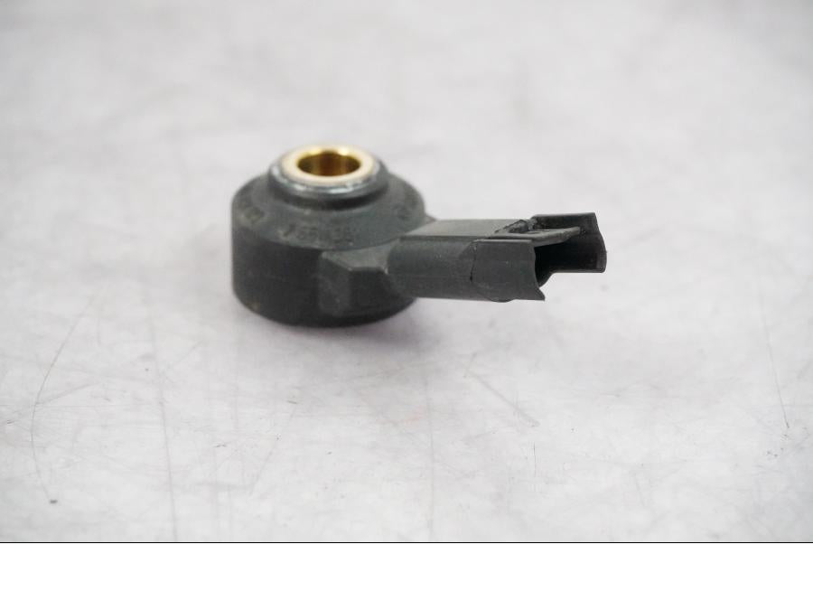 Baksidan på Knacksensor från en BMW R 1250 GSA -2021 motorcykel.