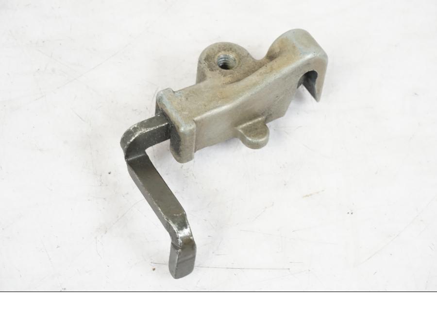 Framsidan på Sadellåsmekanism från en Honda CBR 1000 F -1999 motorcykel.