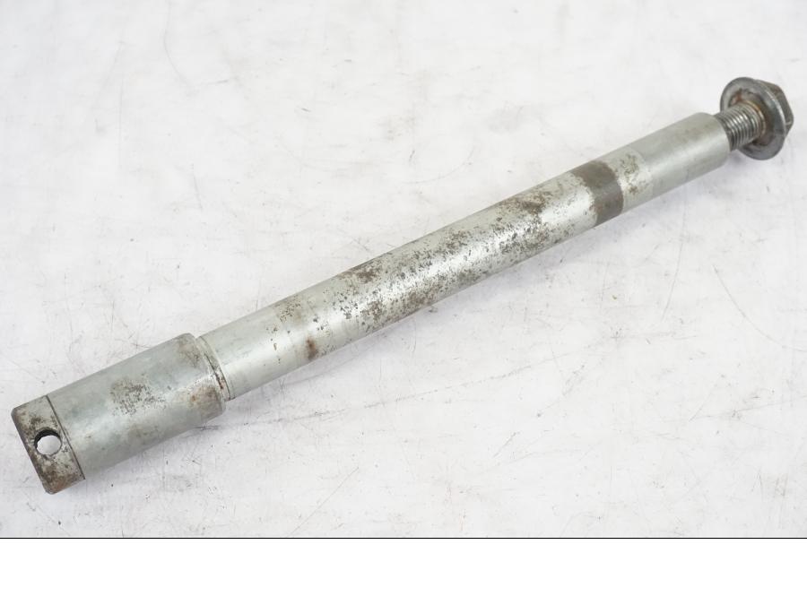 Framsidan på Axel från en Honda CBR 1000 F -1989 motorcykel.