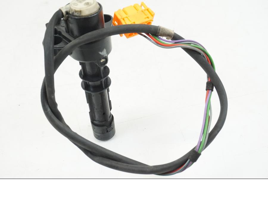 Extrabild3 på Låssats från en BMW K 1200 LT -2004 motorcykel.