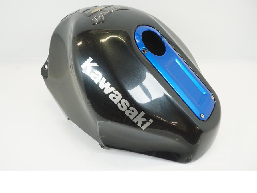Vänster sida på Bensintankskåpa från en Kawasaki ZX-12R -2000 motorcykel.