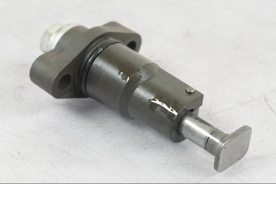 Vänster sida på Kamkedjesträckare från en Kawasaki Z 900 -2019 motorcykel.