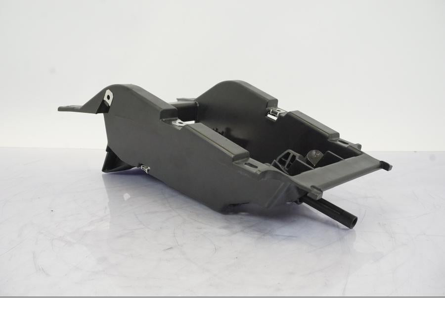 Höger sida på Undertail från en BMW S 1000 XR -2019 motorcykel.