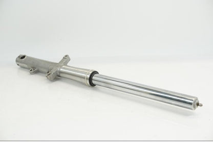 Snett uppifrån på Gaffelben från en Yamaha XVZ 1300 -1997 motorcykel.