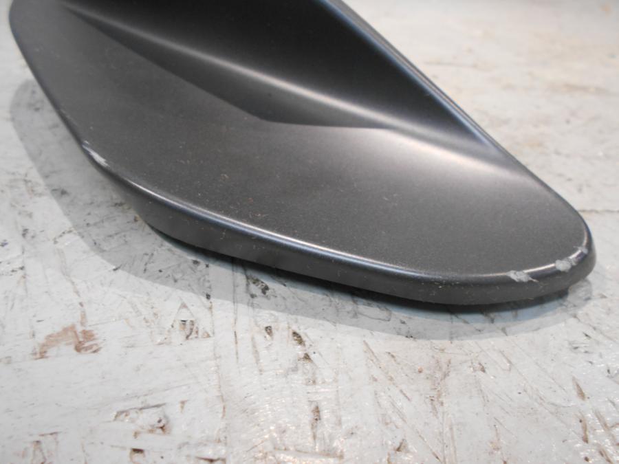 Höger sida på Vindavvisare från en BMW K 1600 -2015 motorcykel.