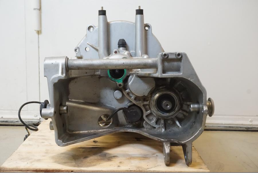 Snett nerifrån på Växellåda från en BMW R 1150 GS -2002 motorcykel.