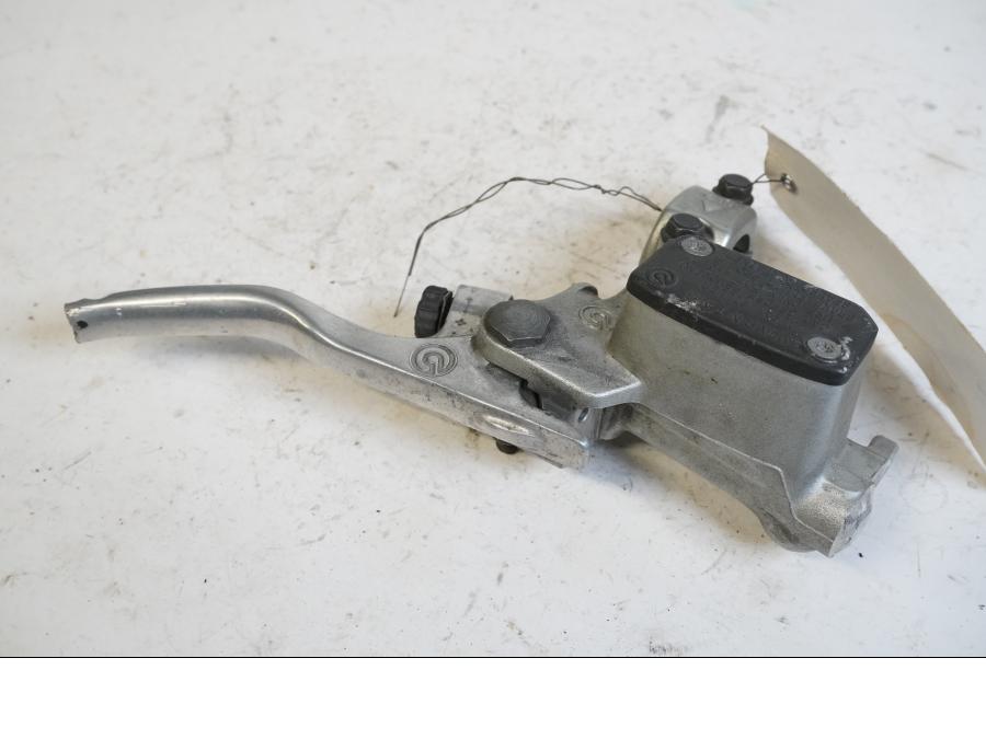 Framsidan på Bromshuvudcylinder från en KTM 125 EXC -2015 motorcykel.