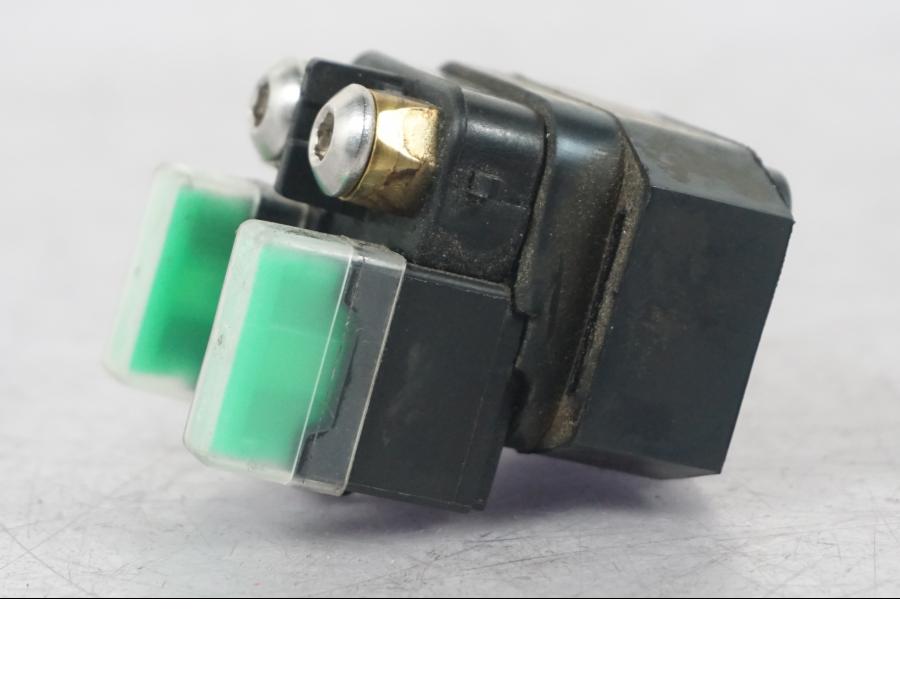 Höger sida på Startrelä från en KTM 690 Duke -2015 motorcykel.