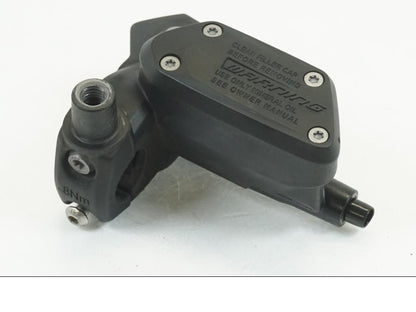 Framsidan på Kopplingshuvudcylinder från en BMW R 1200 GS -2018 motorcykel.