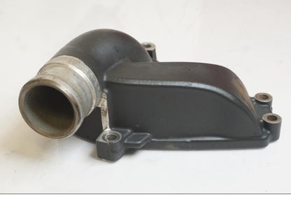 Höger sida på Vattenpump från en KTM 1190 Adventure -2015 motorcykel.