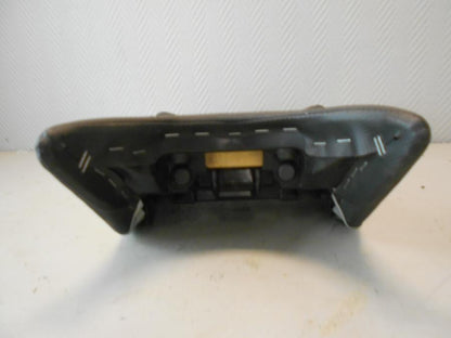 Höger sida på Sadel från en Honda NC 750 S -2017 motorcykel.