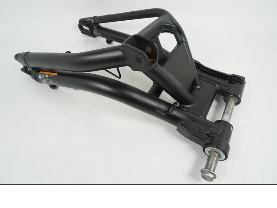 Snett nerifrån på Sving från en Kawasaki ER-6F -2016 motorcykel.