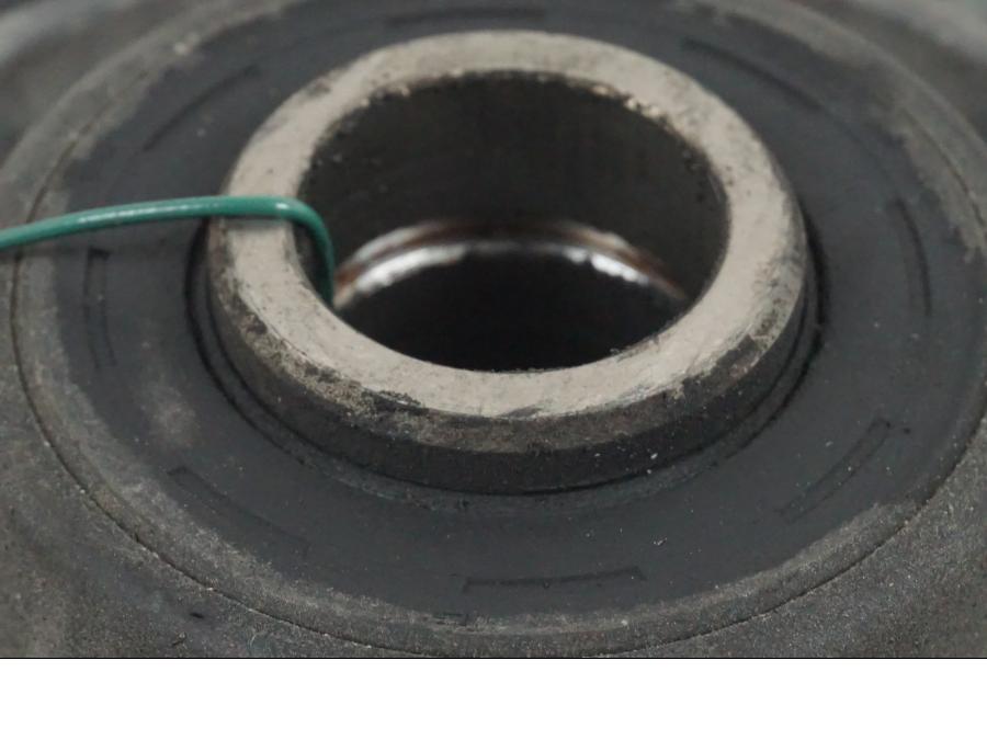 Höger sida på Drevfäste från en Suzuki GSF 1250 -2010 motorcykel.