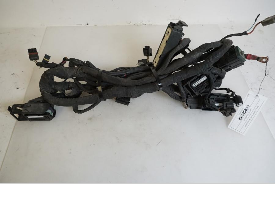 Baksidan på Kabelstam från en BMW K 1200 S -2007 motorcykel.