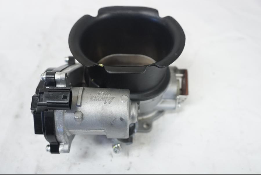 Baksidan på Spjällhus från en Ducati 899 Panigale -2015 motorcykel.