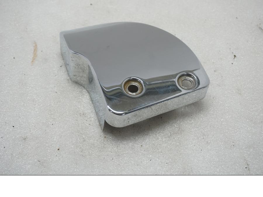 Vänster sida på Dekorkåpa från en Suzuki VL 800 -2004 motorcykel.