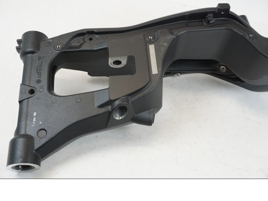 Extrabild3 på Sving från en Triumph Speed Triple -2021 motorcykel.