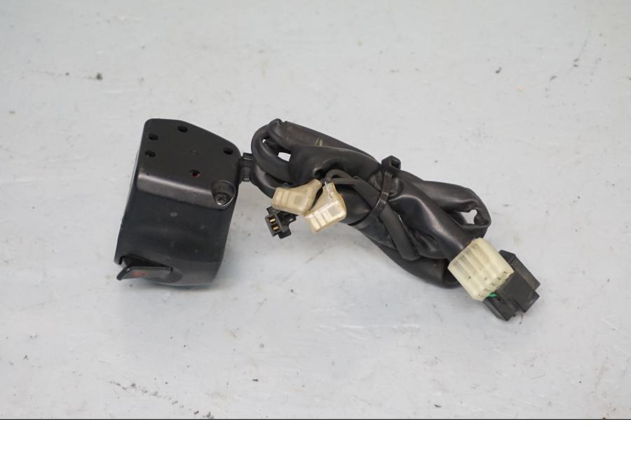 Baksidan på Styrelreglage från en Yamaha XJ 6 -2011 motorcykel.