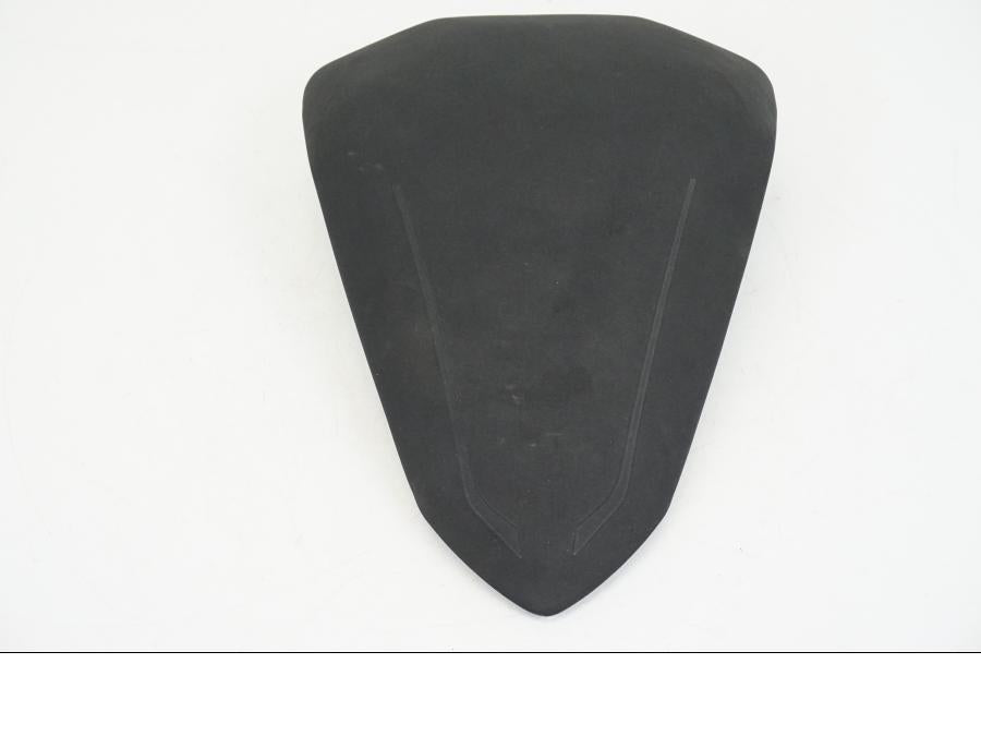 Vänster sida på Sadel från en Ducati Streetfighter V4 -2020 motorcykel.