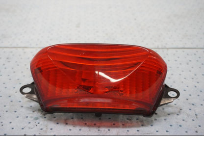 Framsidan på Baklampa från en Honda VTR 1000 F -1997 motorcykel.