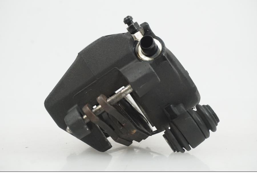 Snett nerifrån på Bromsok från en Suzuki GSX-R 1000 -2007 motorcykel.