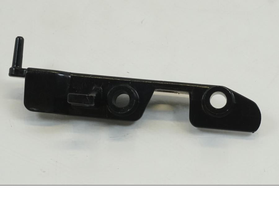 Baksidan på Fotplattefäste från en Yamaha XVS 1100 -2003 motorcykel.