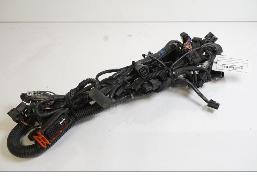 Framsidan på Kabelstam från en Triumph Tiger 800 -2011 motorcykel.