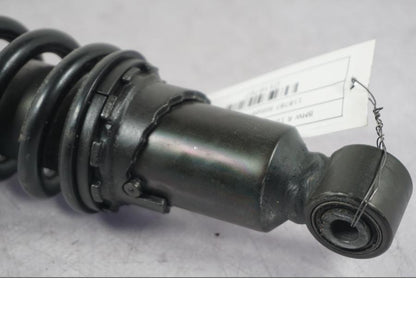 Baksidan på Stötdämpare från en BMW R 1200 GS -2005 motorcykel.