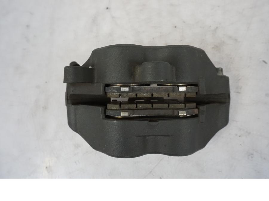 Vänster sida på Bromsok från en Kawasaki Z 800 -2014 motorcykel.