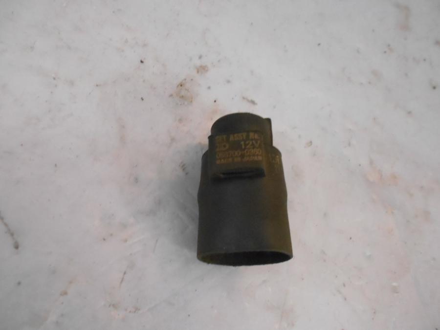 Framsidan på Relä från en Kawasaki VN 1600 Mean Streak -2007 motorcykel.