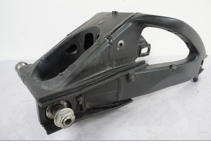 Framsidan på Sving från en Suzuki GSX-S 1000 -2017 motorcykel.