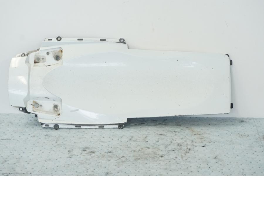 Baksidan på Undertail från en Suzuki GSX-R 1000 -2008 motorcykel.