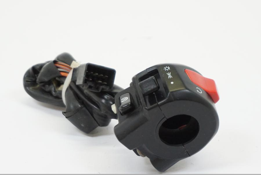 Baksidan på Styrelreglage från en Suzuki GSX-R 600 -2001 motorcykel.