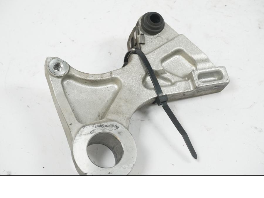 Snett uppifrån på Bromsoksfäste från en Honda CBR 1000 RR -2004 motorcykel.