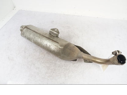 Höger sida på Ljuddämpare från en Honda CBF 1000 -2007 motorcykel.