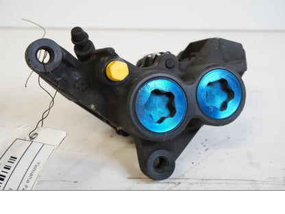 Framsidan på Bromsok från en Yamaha FZ-S 600 -1998 motorcykel.