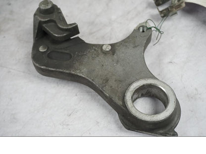 Vänster sida på Bromsoksfäste från en Yamaha YZF 1000 R1 -2004 motorcykel.